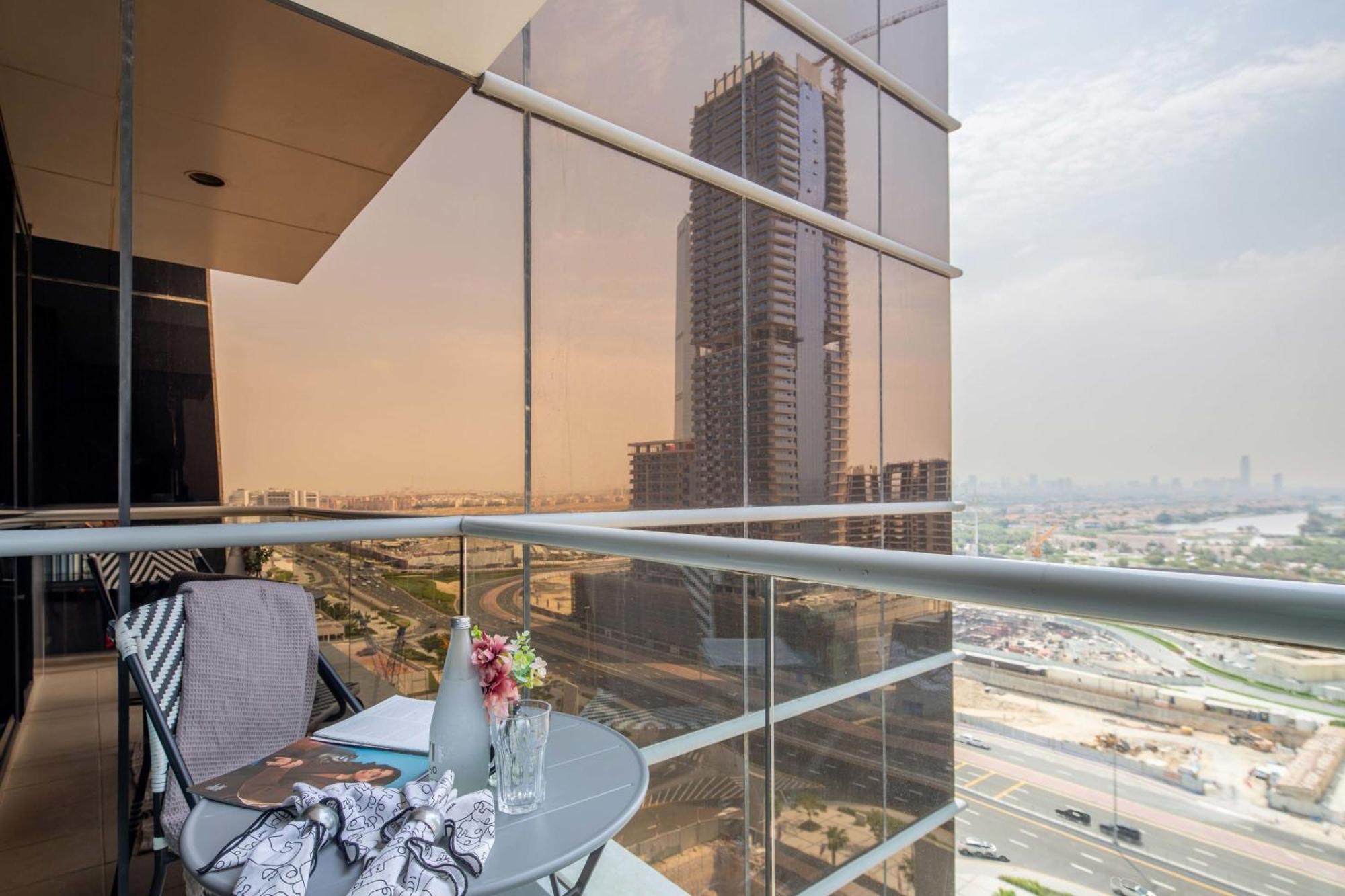 Frank Porter - Goldcrest Views 2 * Dubai